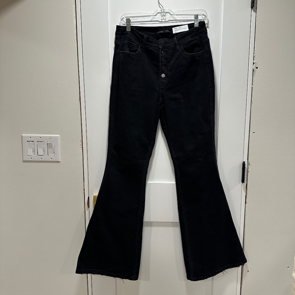 100010	Womens	Jean	Flying Monkey	Flares	Black	30	R	Like New